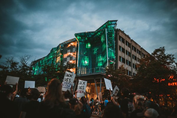 What role does social media play in modern journalism?